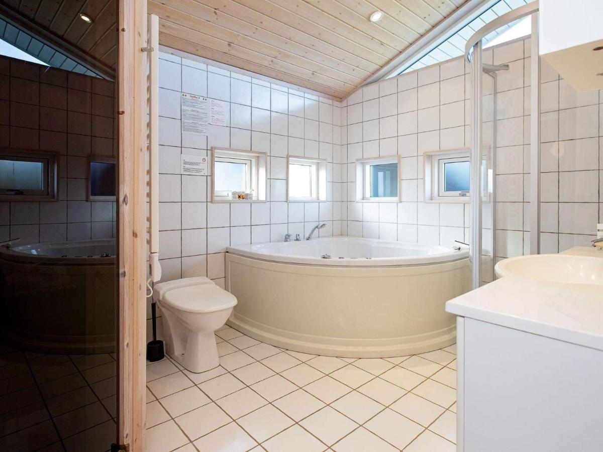 10 Person Holiday Home In Idestrup Bøtø By Zewnętrze zdjęcie